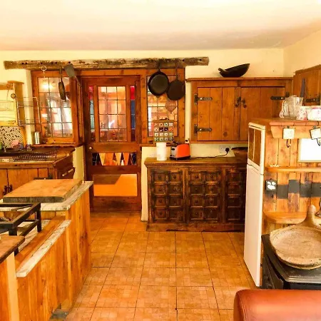 Unique Fairytale Farmhouse Near Galway Hébergement de vacances *